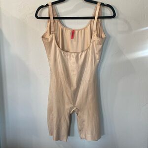 SPANX Beige Open Bust Women’s Body Suit Shape-wear Size XL